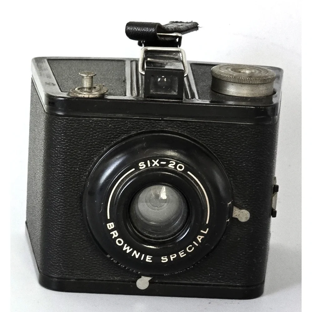 Vintage Eastman Kodak Six-20 Brownie Special Box Camera Black Bakelite Untested
